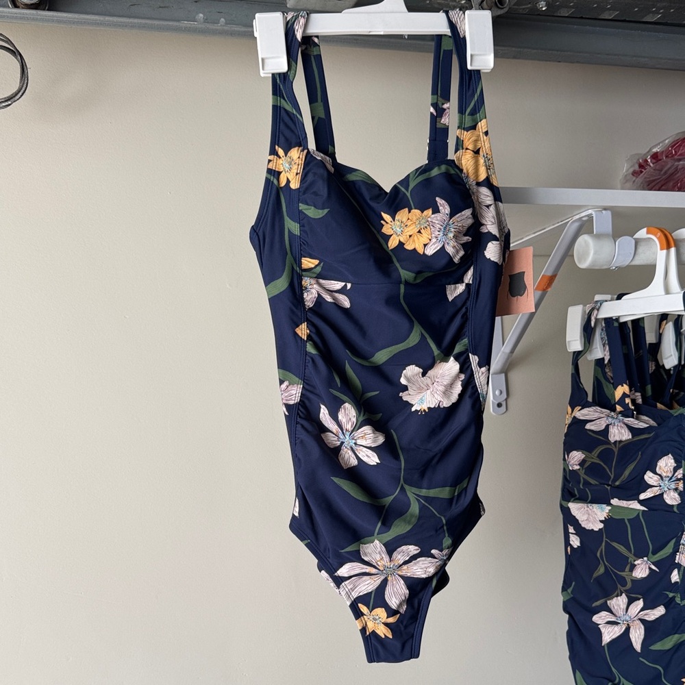 NWT woman’s size small